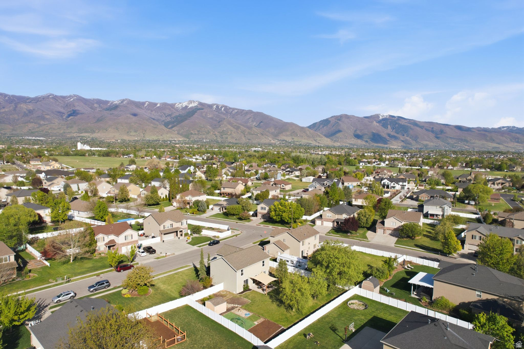 476 S WINDCREST WAY Kaysville, UT 84037