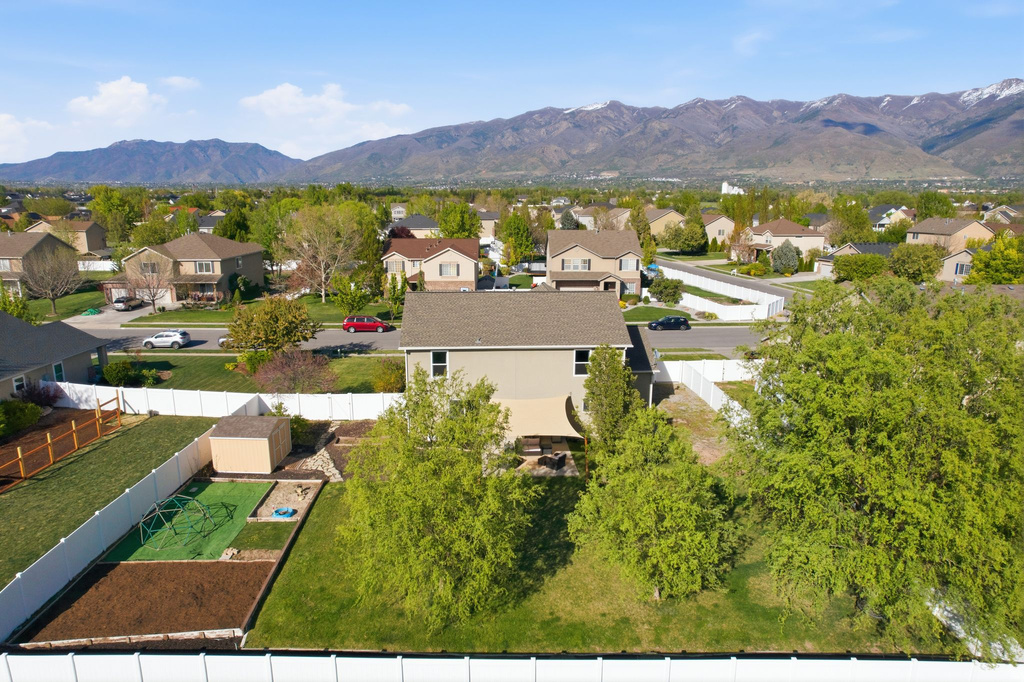 476 S WINDCREST WAY Kaysville, UT 84037