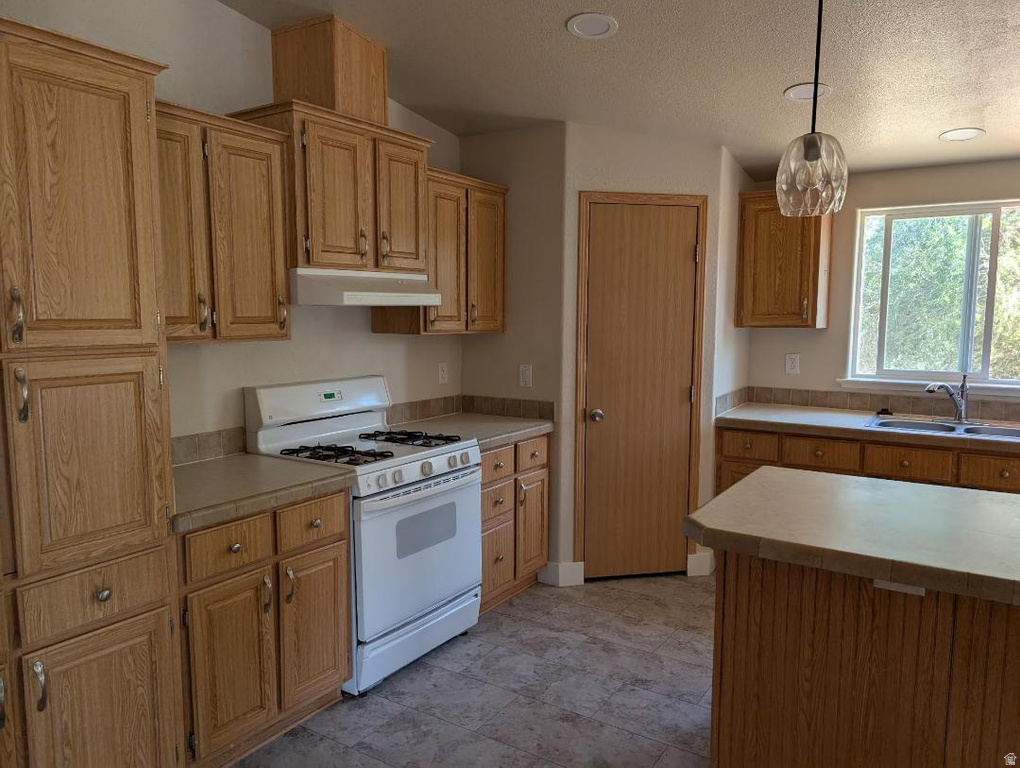 735 S 500 E Roosevelt, UT 84066