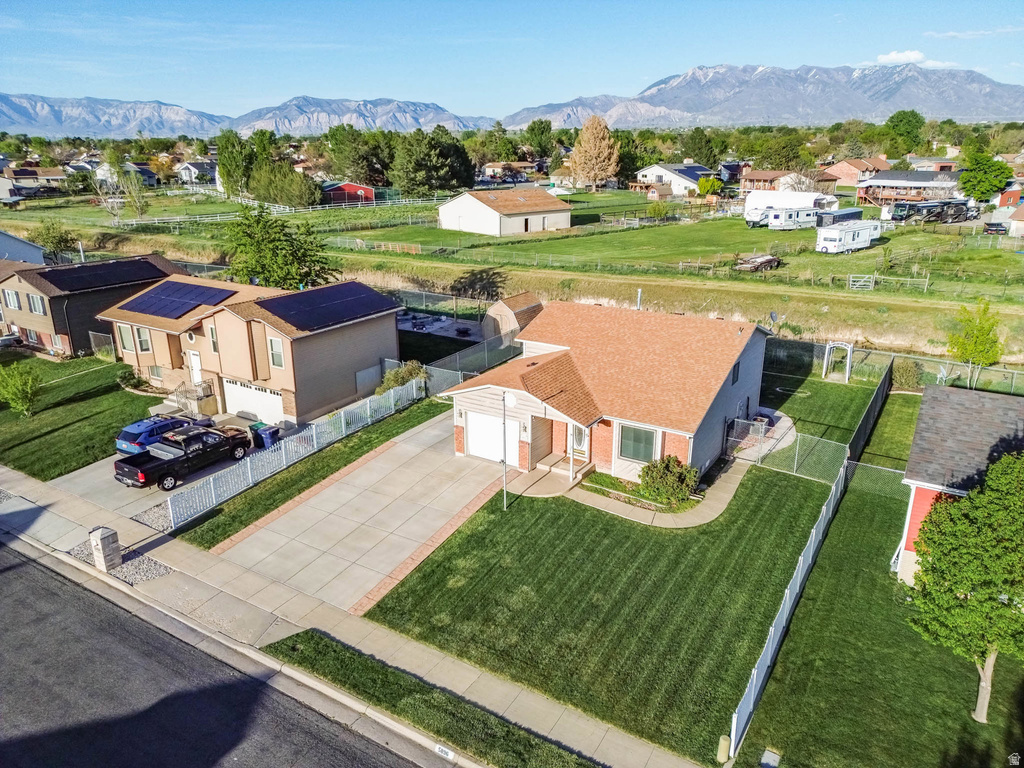 5896 S 3950 W Roy, UT 84067