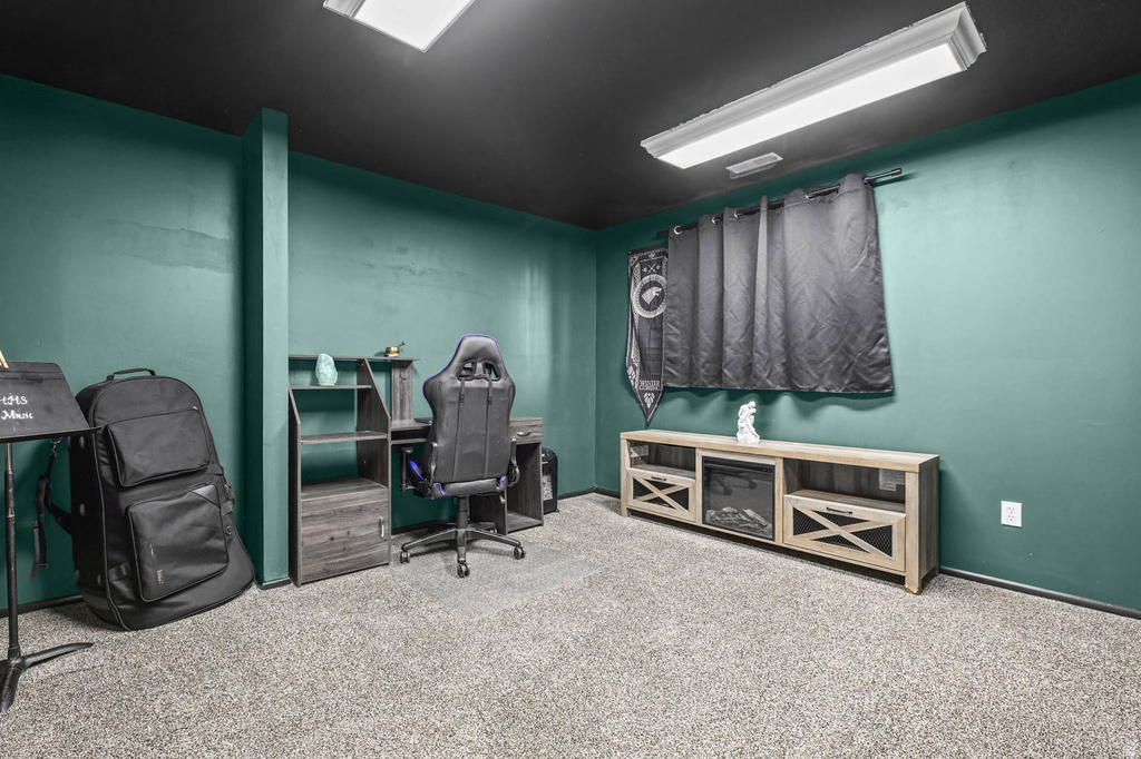 5896 S 3950 W Roy, UT 84067