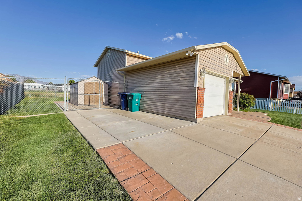 5896 S 3950 W Roy, UT 84067