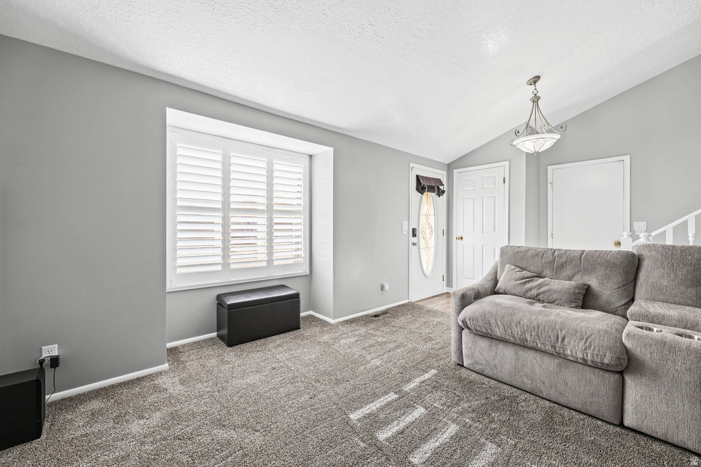 5896 S 3950 W Roy, UT 84067