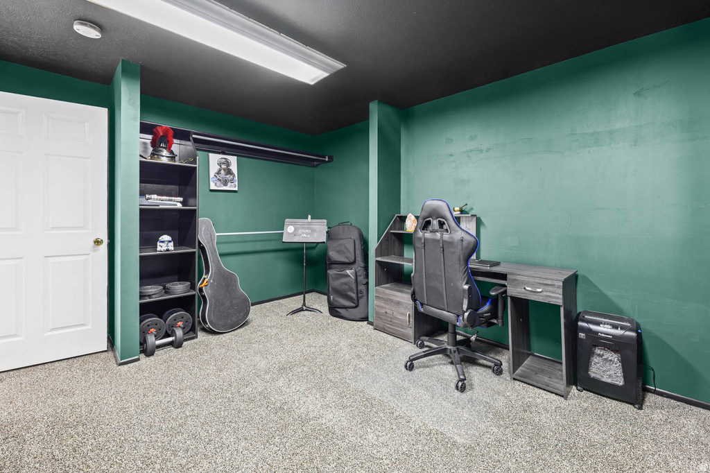 5896 S 3950 W Roy, UT 84067