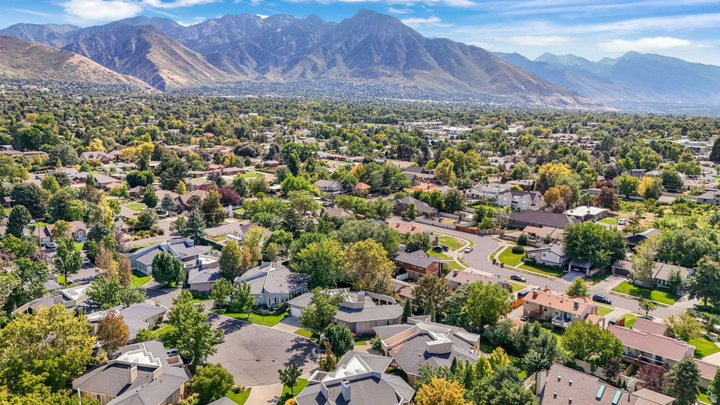 2106 E CONNOR PARK CV Salt Lake City, UT 84109