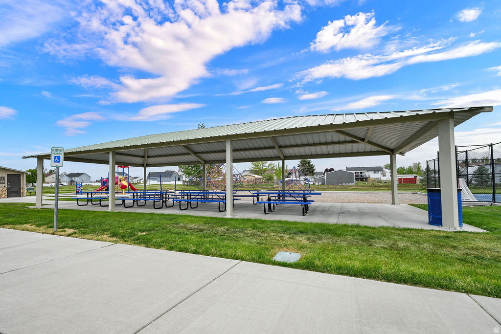 3439 W 2400 S Syracuse, UT 84075