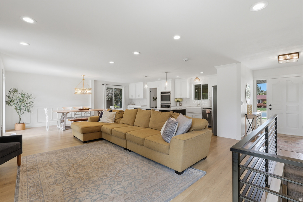 2508 E ROBIDOUX RD Sandy, UT 84093