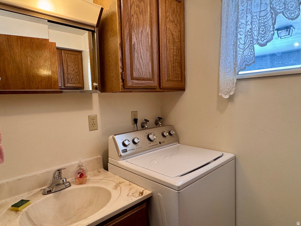 160 W 300 N Fillmore, UT 84631