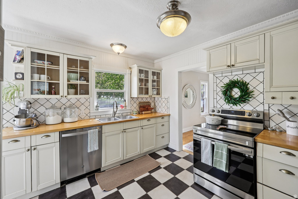 195 E 100 N Bountiful, UT 84010