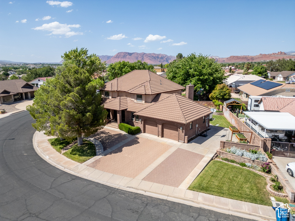 592 N DUSK DR photo 4
