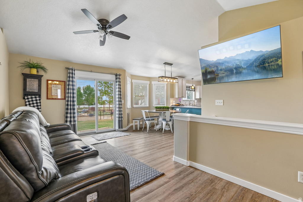 2464 E AUTUMN DR Eagle Mountain, UT 84005