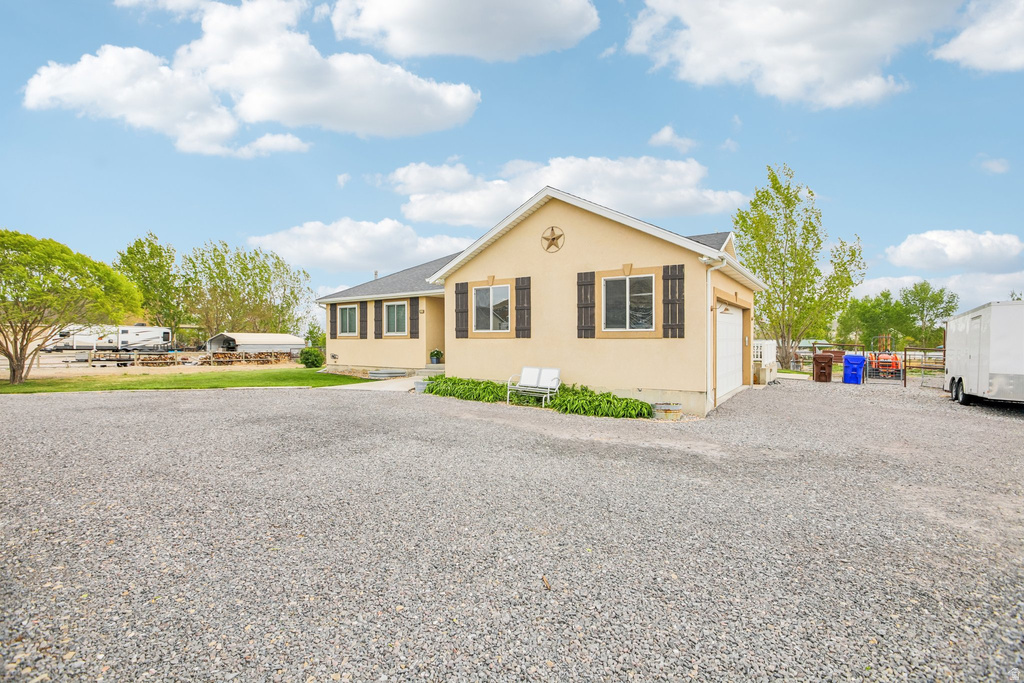 2464 E AUTUMN DR Eagle Mountain, UT 84005