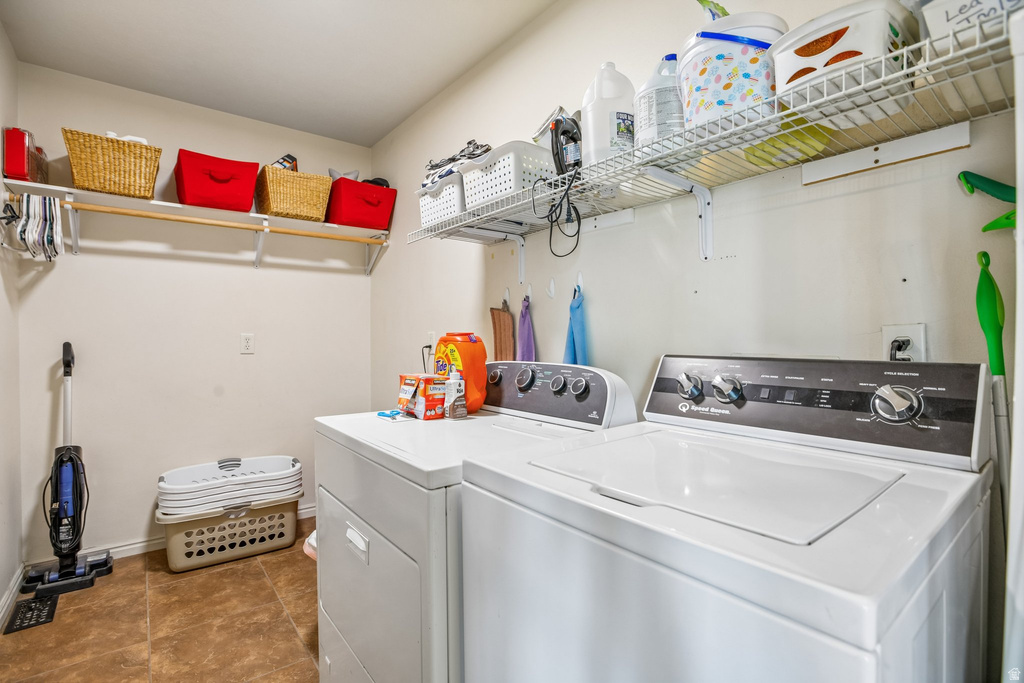 2464 E AUTUMN DR Eagle Mountain, UT 84005