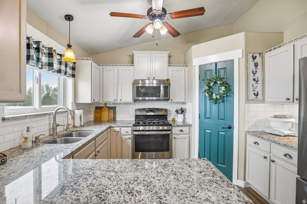 2464 E AUTUMN DR Eagle Mountain, UT 84005