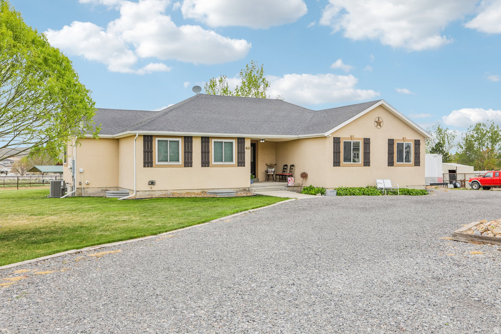 2464 E AUTUMN DR Eagle Mountain, UT 84005