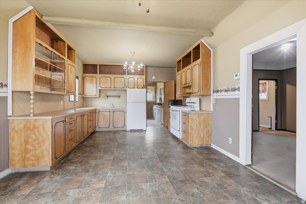 137 BANNOCK ST Malad City, ID 83252