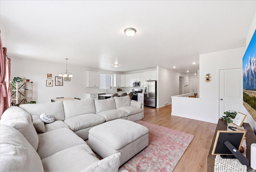 7118 W OWENS VIEW WAY West Jordan, UT 84081