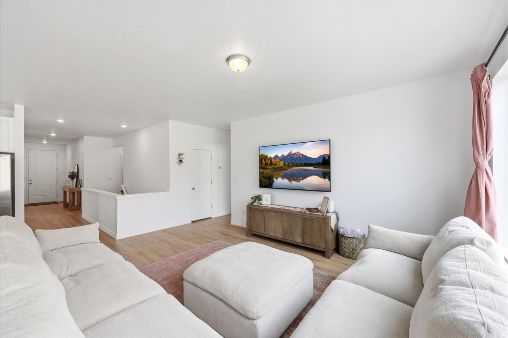 7118 W OWENS VIEW WAY West Jordan, UT 84081