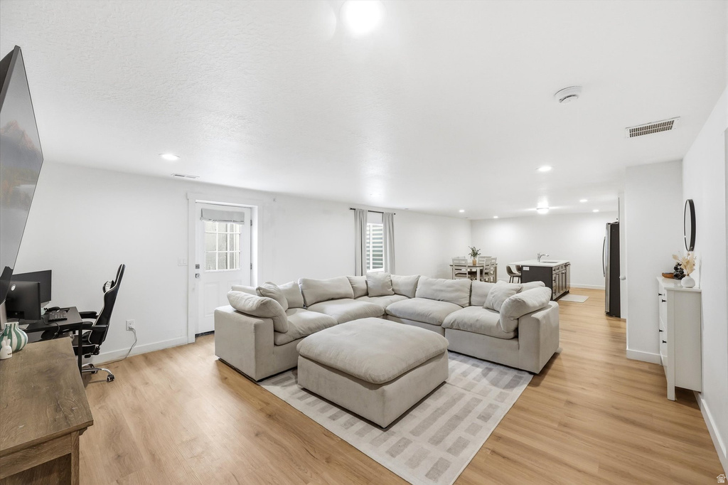 7118 W OWENS VIEW WAY West Jordan, UT 84081