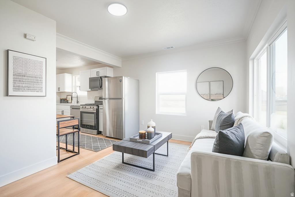 1563 W INDIANA AVE Salt Lake City, UT 84104