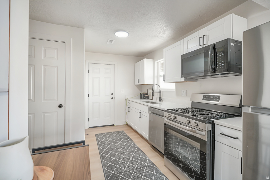 1563 W INDIANA AVE Salt Lake City, UT 84104