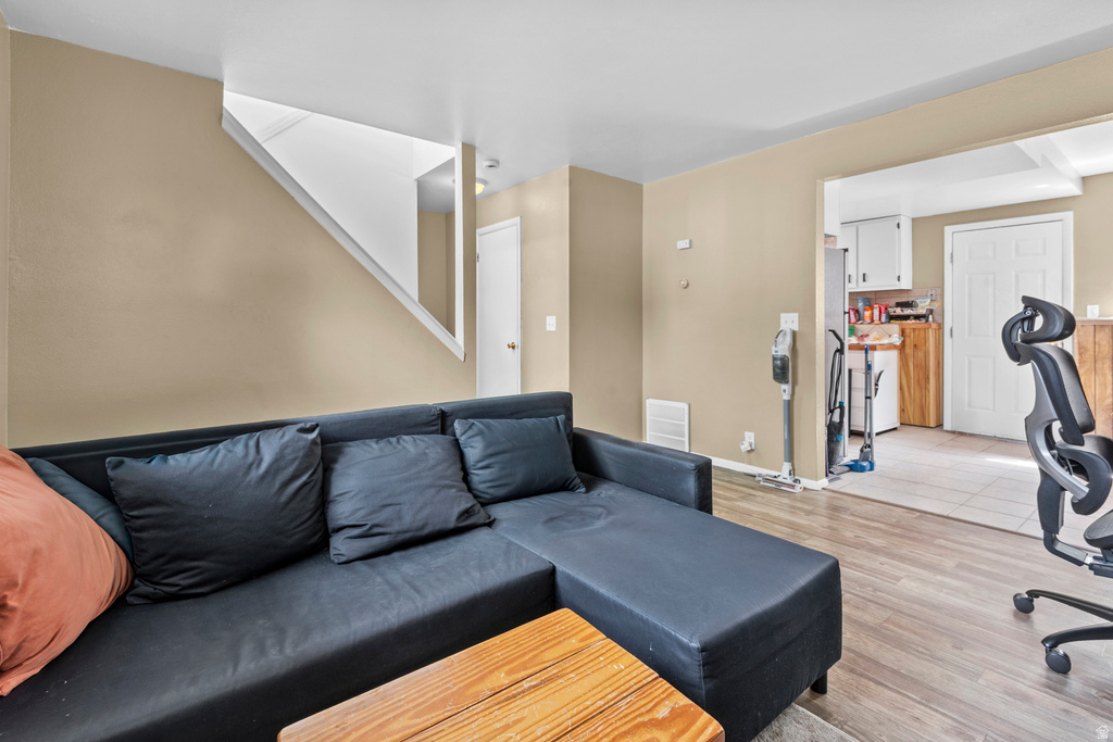 4491 S CROWN DR West Valley City, UT 84120