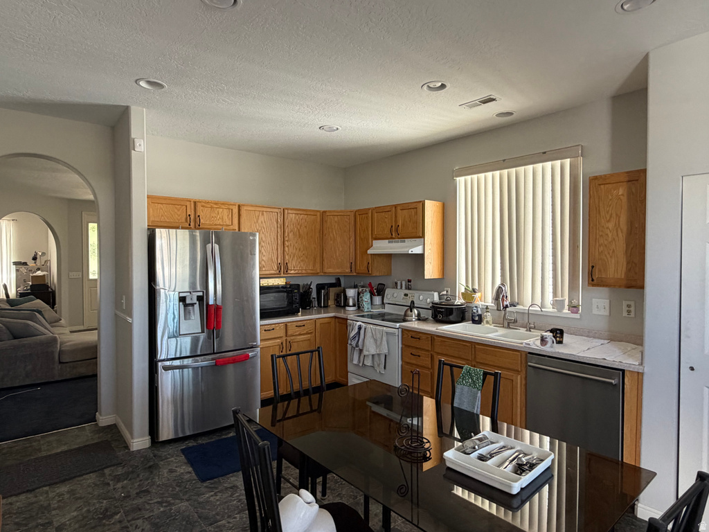 5928 W ROSEBERRY ST West Jordan, UT 84081