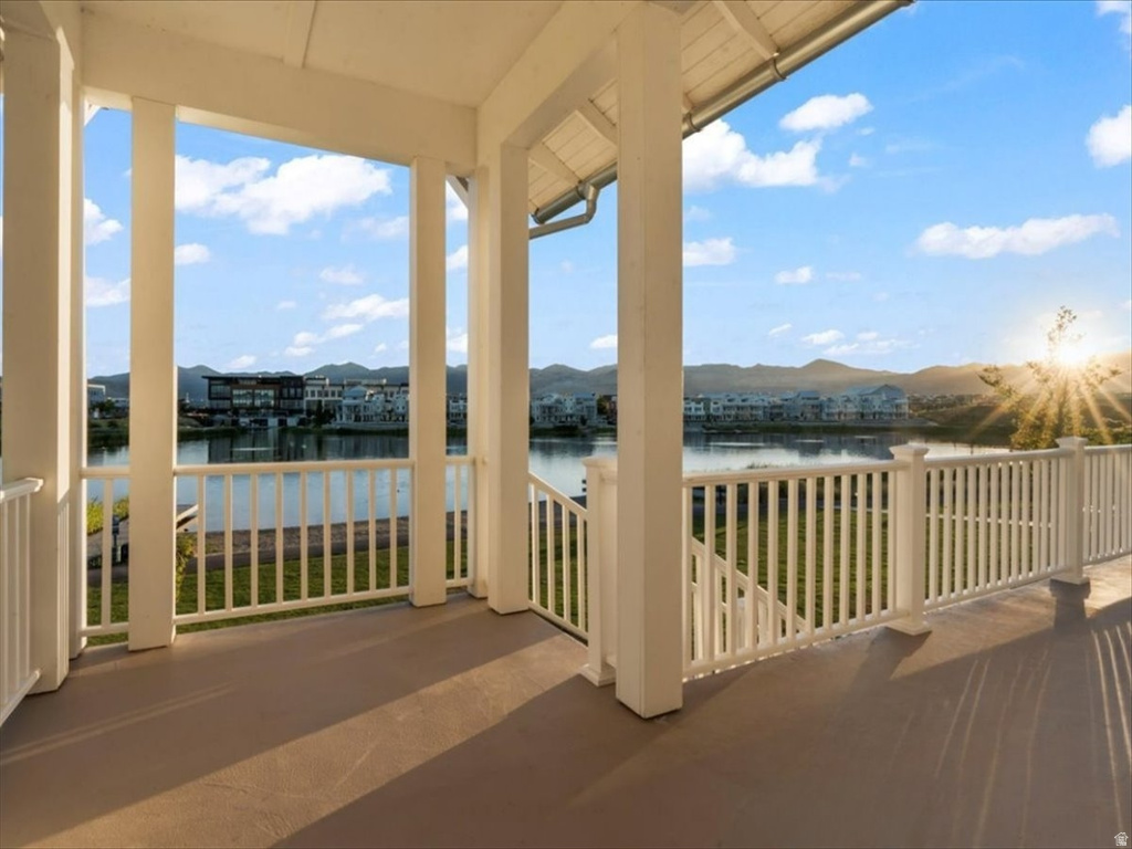 11064 S PADDLE BOARD WAY South Jordan, UT 84009