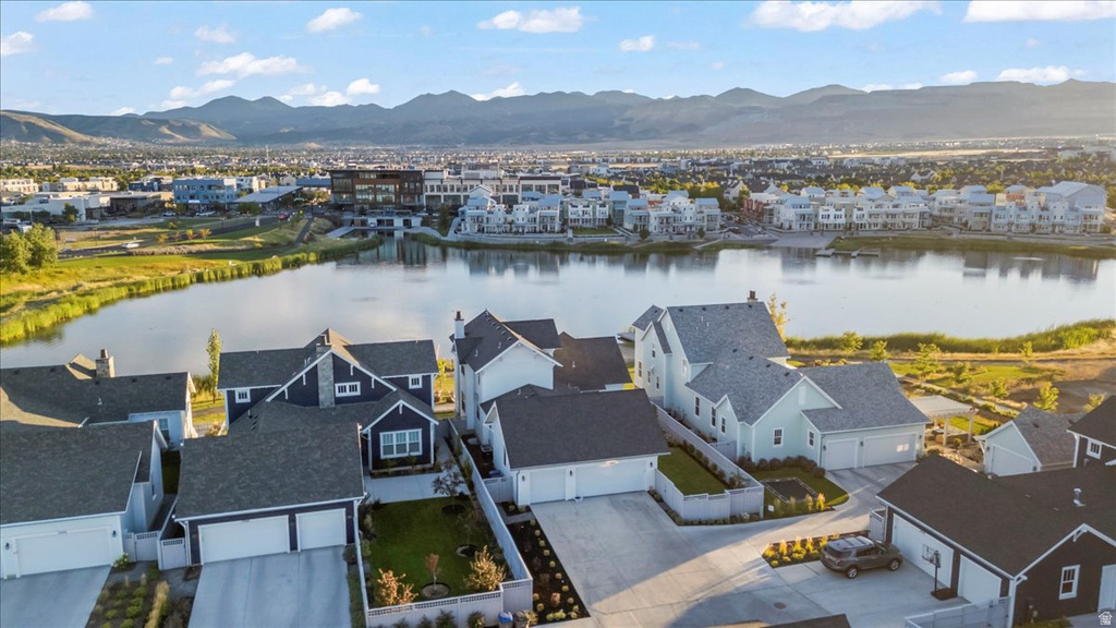 11064 S PADDLE BOARD WAY South Jordan, UT 84009