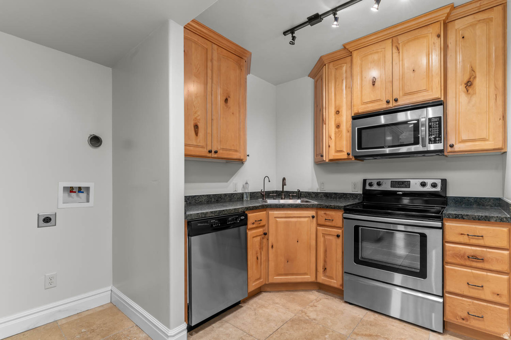 1568 ASHBY GROVE CIR Riverton, UT 84065