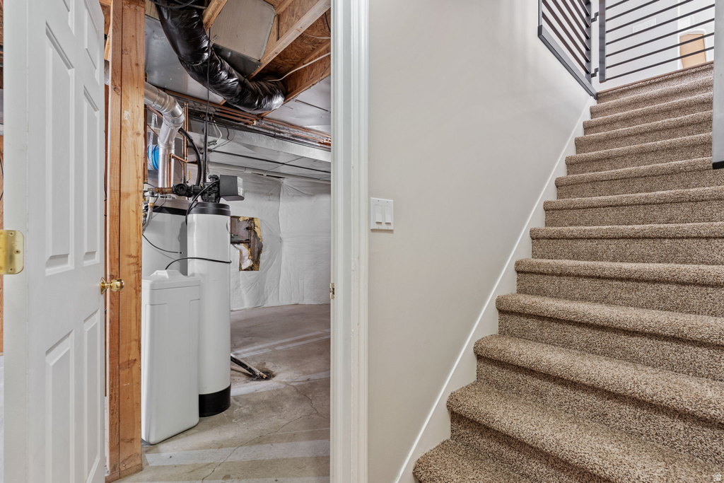 257 W LAKESIDE DR Stansbury Park, UT 84074