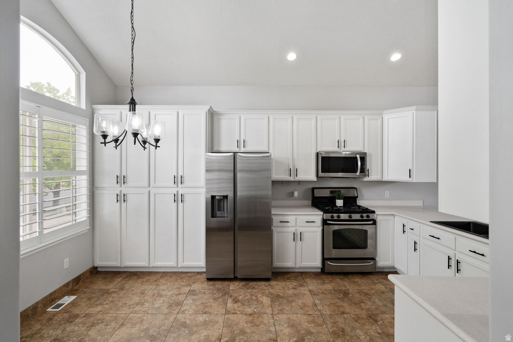 257 W LAKESIDE DR Stansbury Park, UT 84074