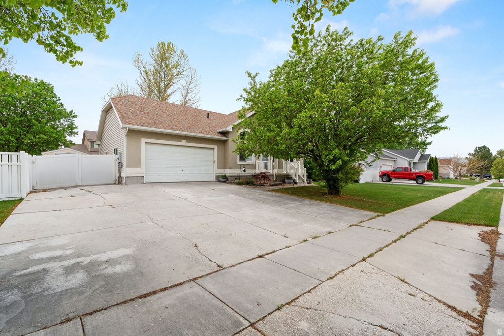 257 W LAKESIDE DR Stansbury Park, UT 84074