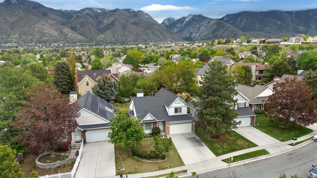 8649 S ALTA DR Sandy, UT 84093