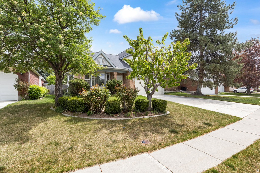 8649 S ALTA DR Sandy, UT 84093