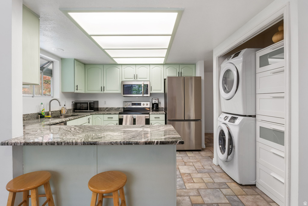 8649 S ALTA DR Sandy, UT 84093