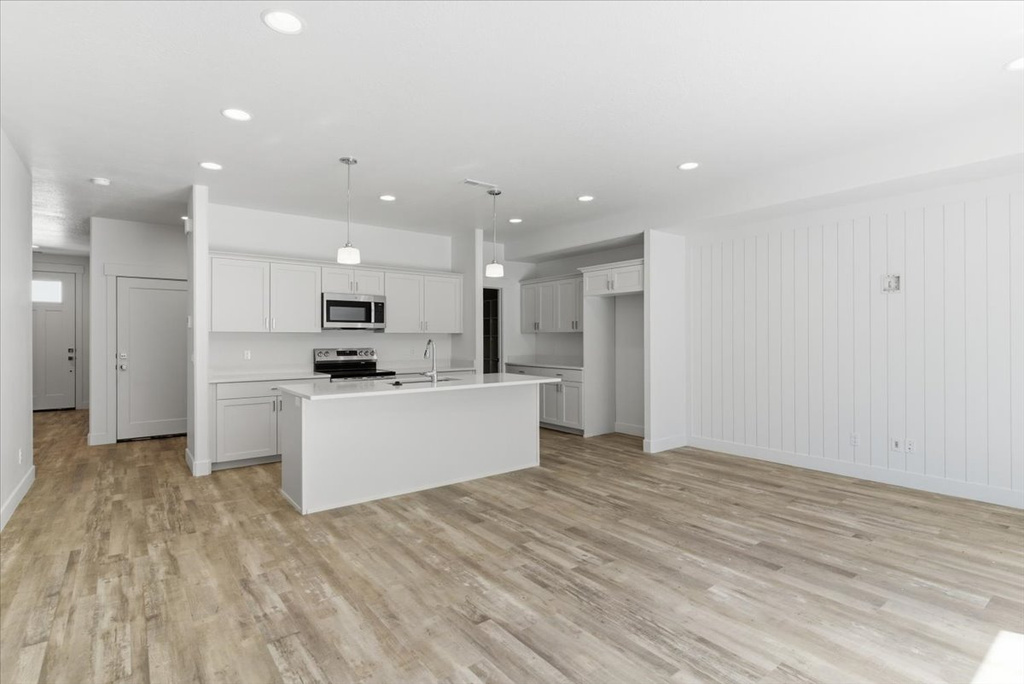 1688 W 2730 S #236 Syracuse, UT 84075