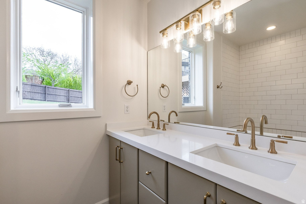 261 N SANDRUN RD Salt Lake City, UT 84103