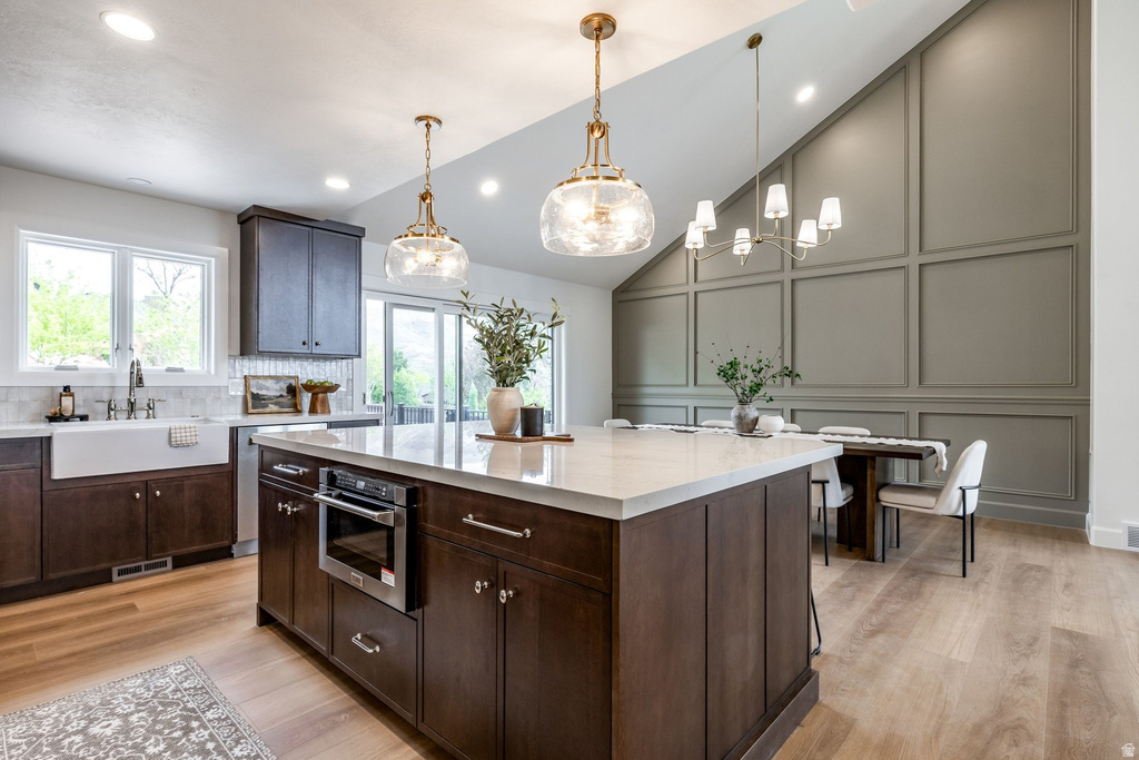 261 N SANDRUN RD Salt Lake City, UT 84103