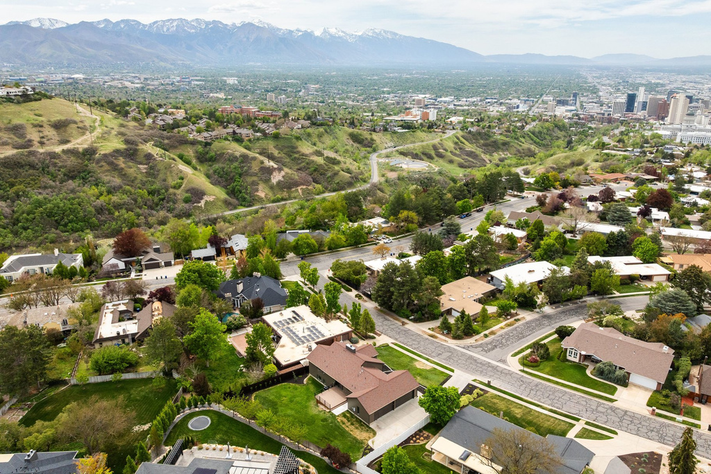 261 N SANDRUN RD Salt Lake City, UT 84103
