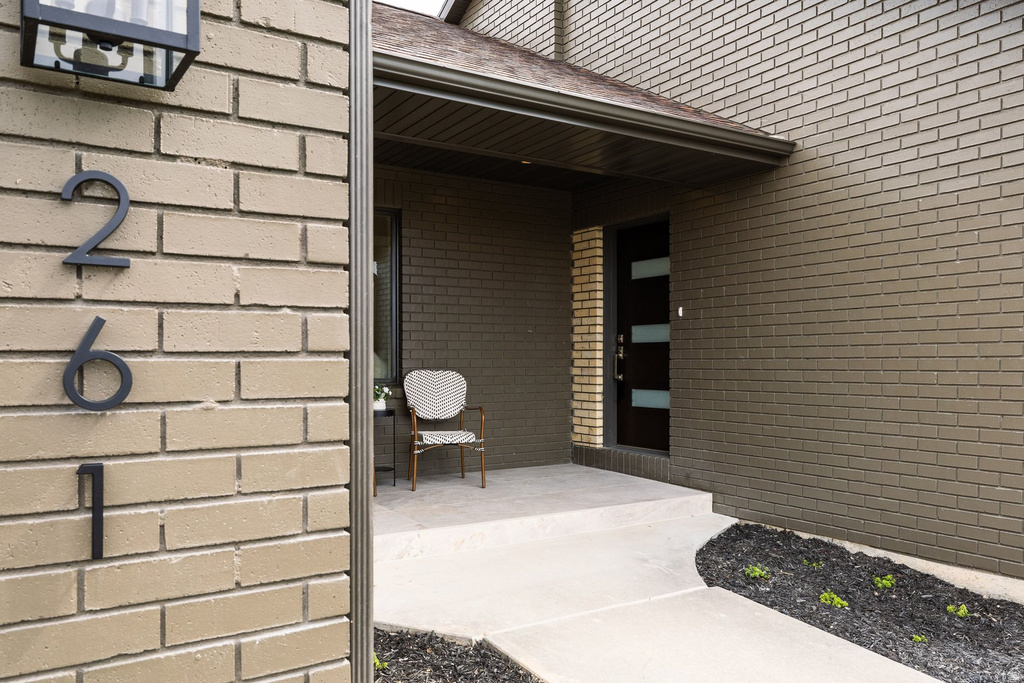 261 N SANDRUN RD Salt Lake City, UT 84103