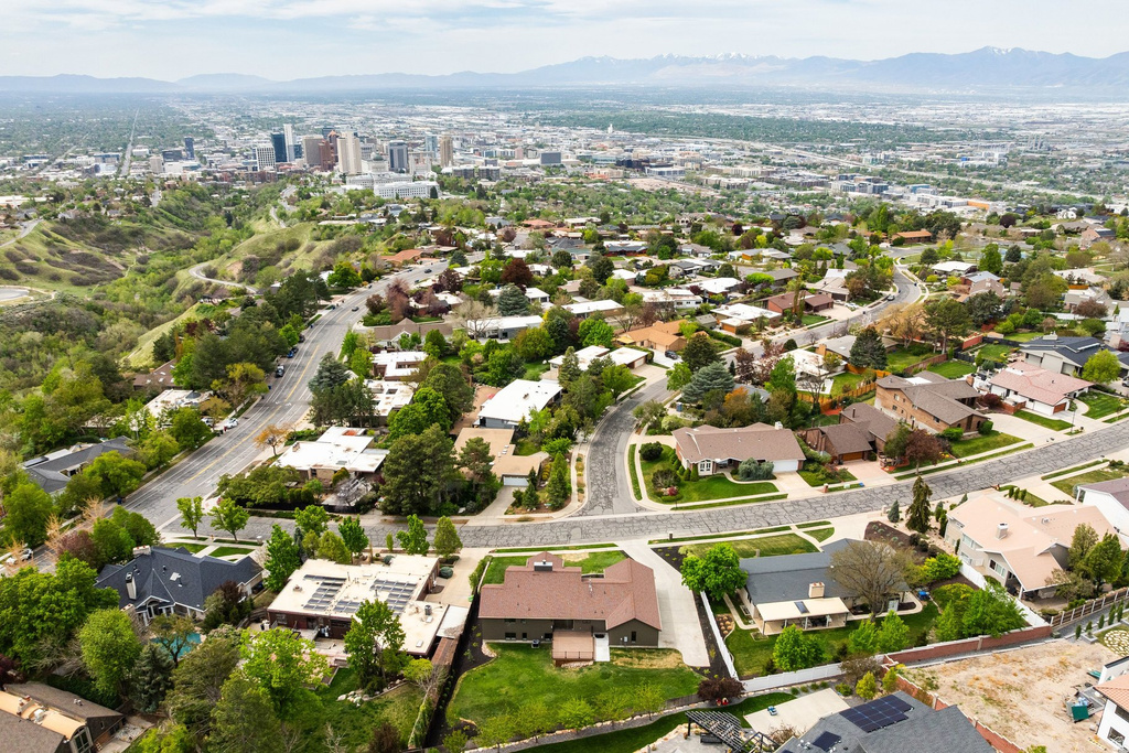 261 N SANDRUN RD Salt Lake City, UT 84103
