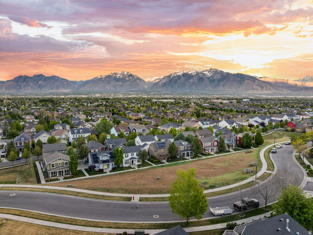 4367 W CLARKS HILL DR South Jordan, UT 84009