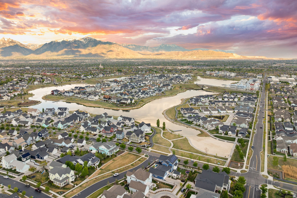 4367 W CLARKS HILL DR South Jordan, UT 84009