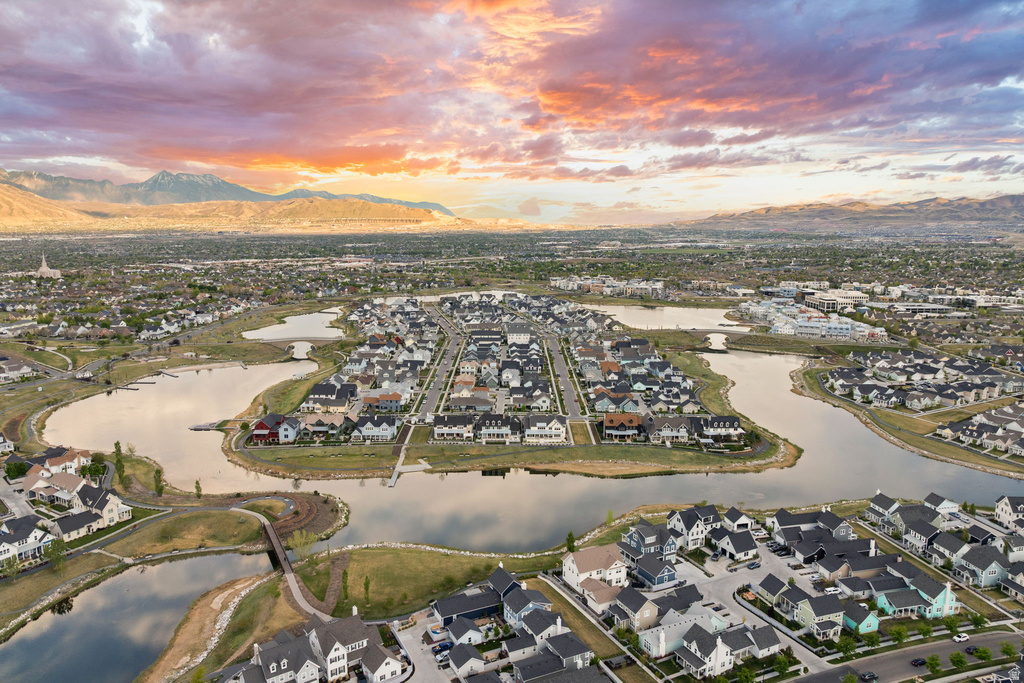 4367 W CLARKS HILL DR South Jordan, UT 84009