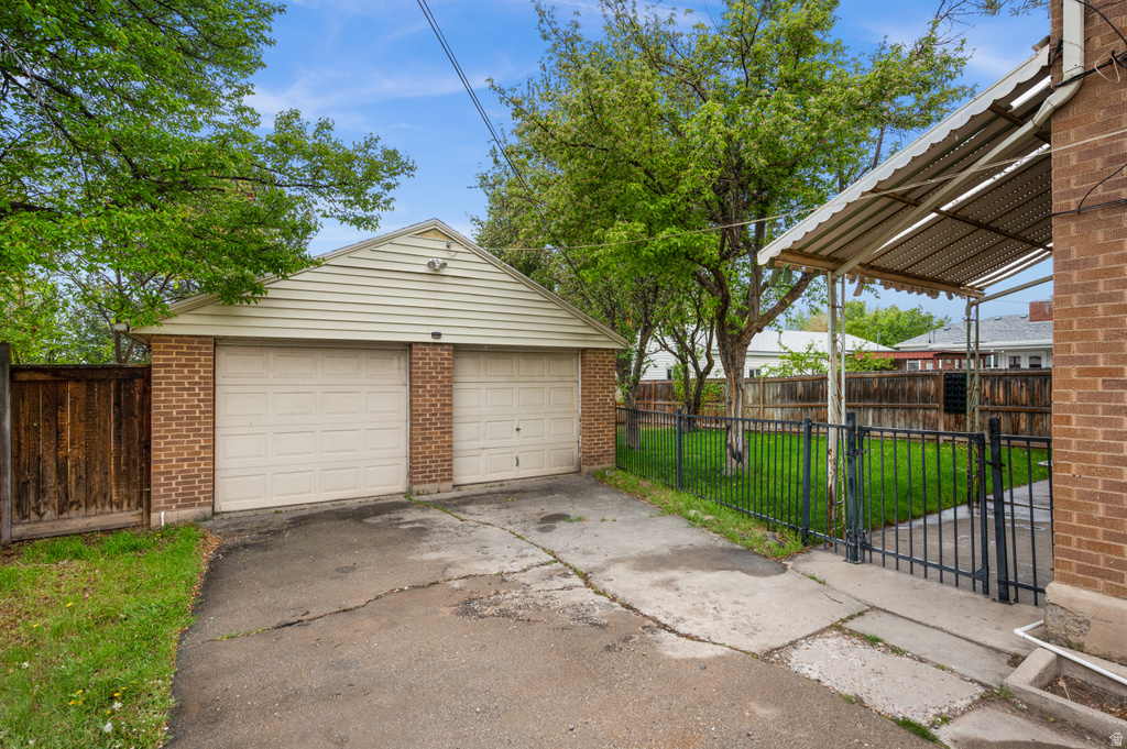 1988 S 1800 E Salt Lake City, UT 84108