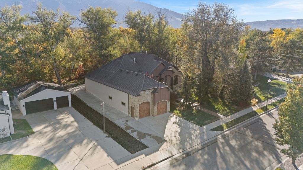 10637 S CRESCENT BEND DR Sandy, UT 84070