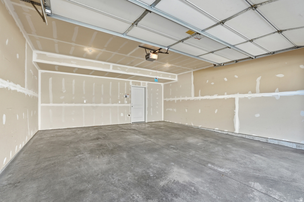 376 S 1580 E Hyrum, UT 84319