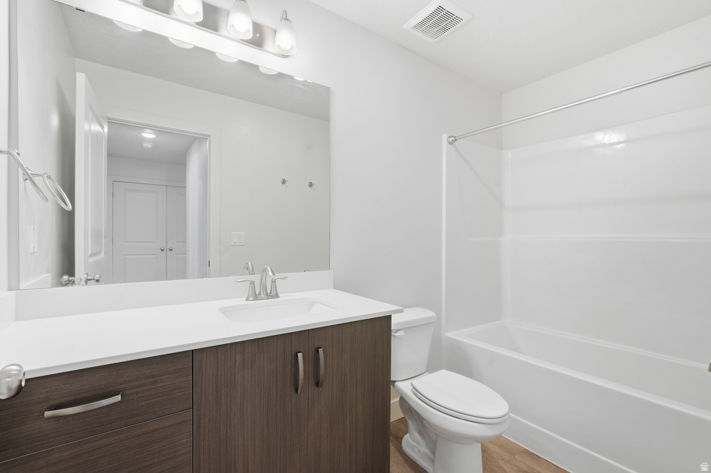 376 S 1580 E Hyrum, UT 84319