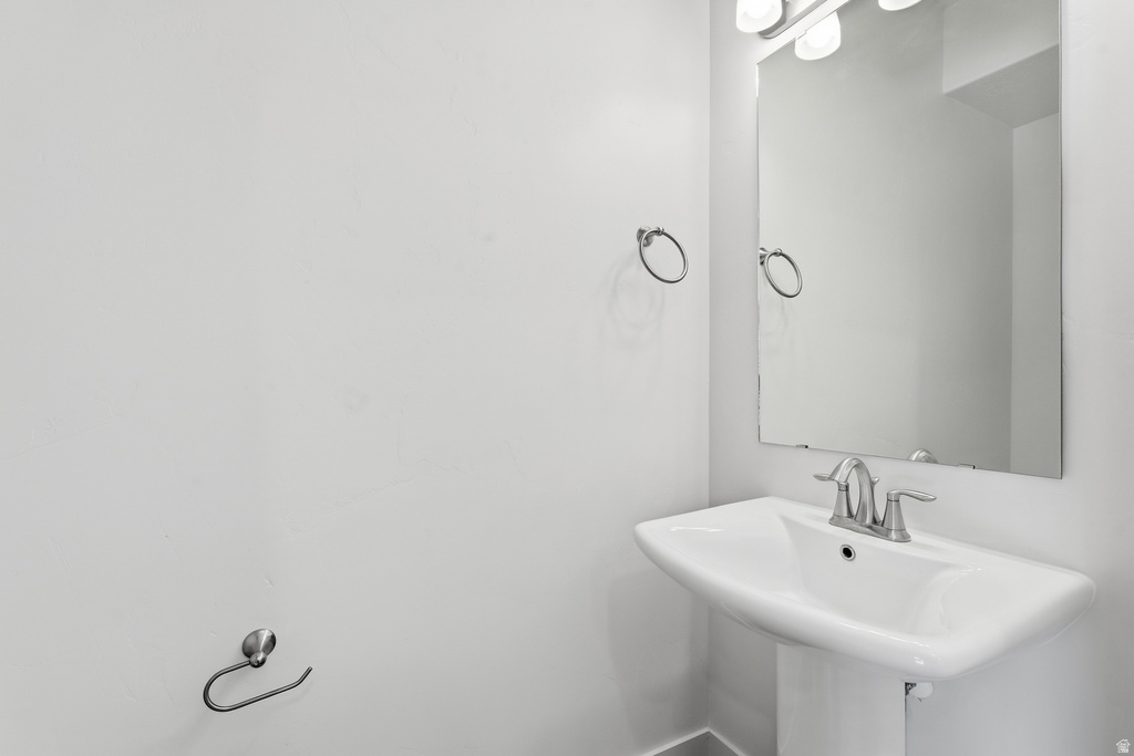 376 S 1580 E Hyrum, UT 84319